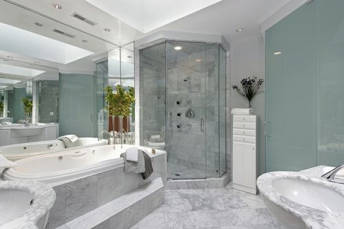 Reforma y decoración de un baño grande (12)