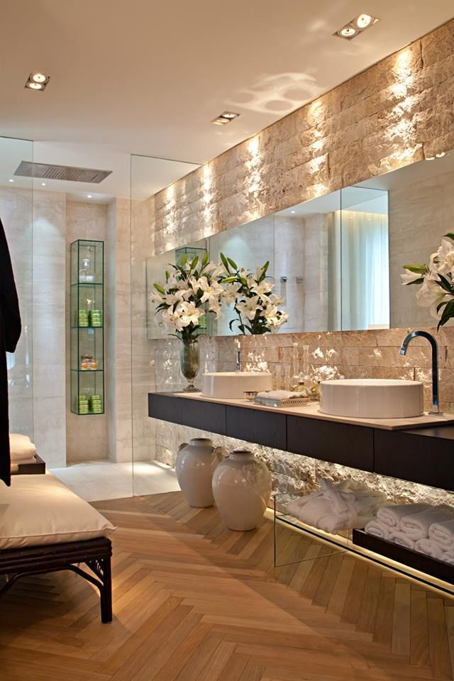 Reforma y decoración de un baño grande