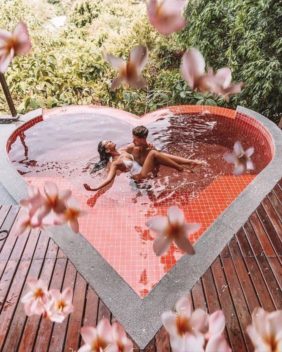 Jacuzzis de Ensueño Experiencias Románticas